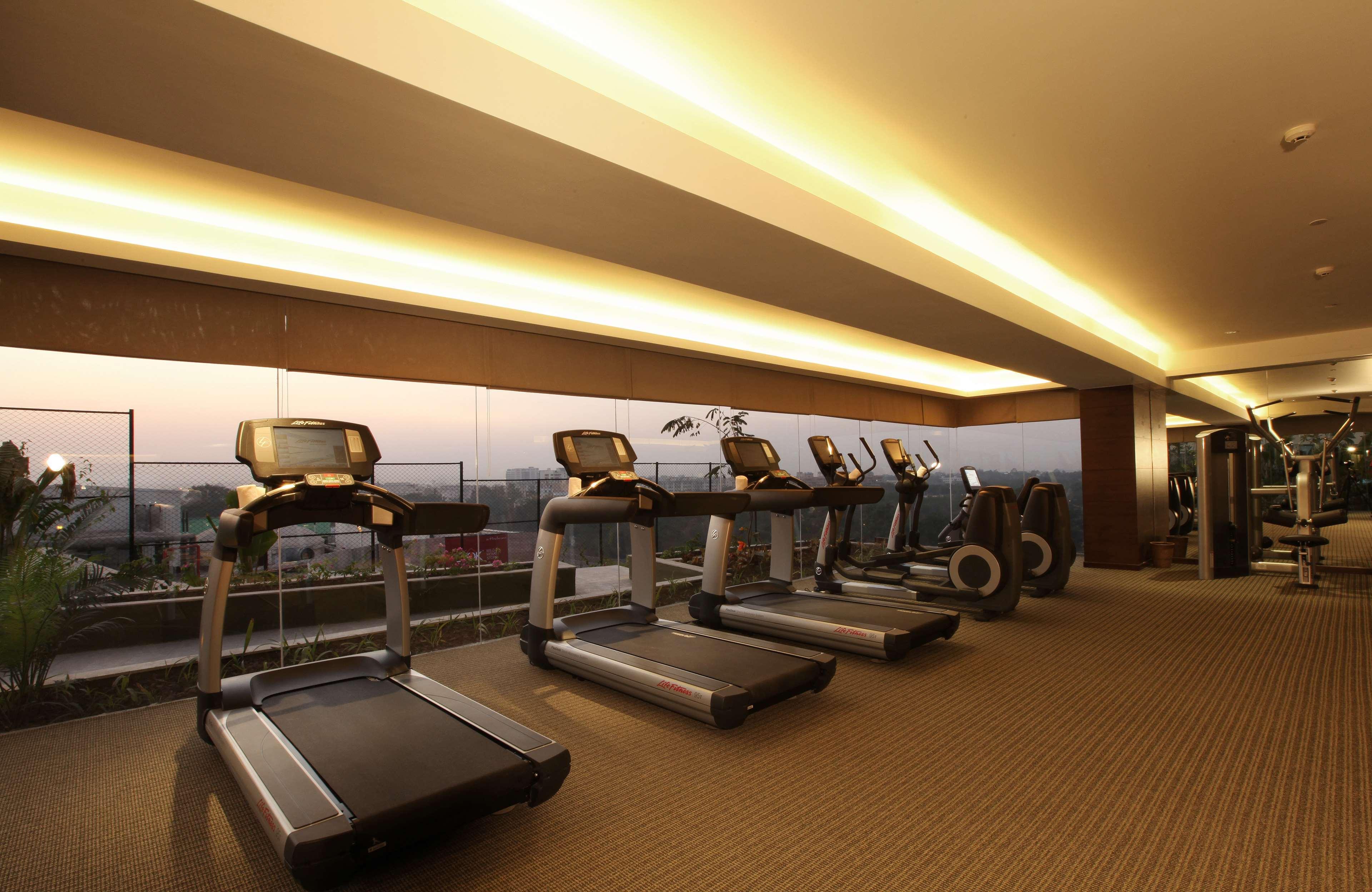 Hyatt Pune Eksteriør billede The gym at the hotel