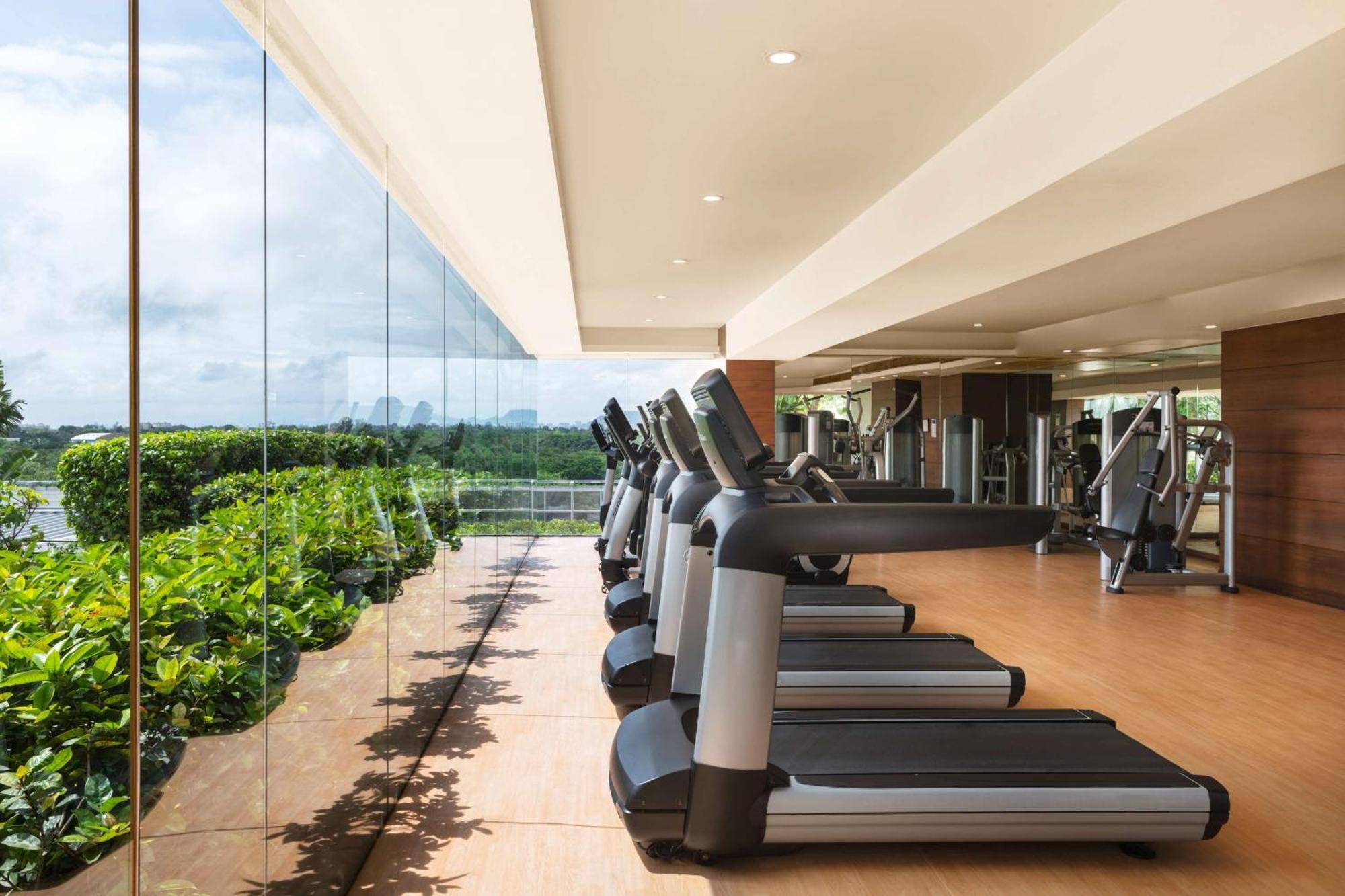 Hyatt Pune Eksteriør billede The gym at the hotel