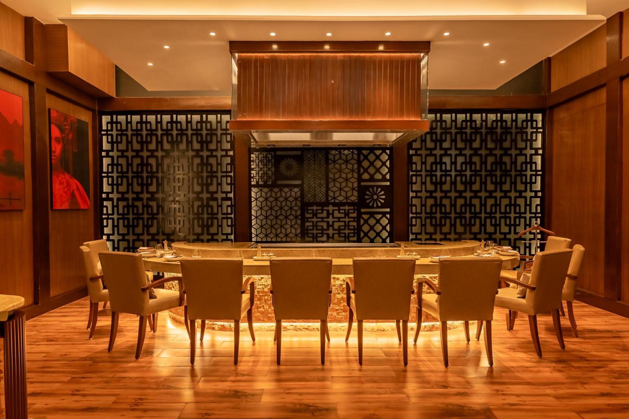 Hyatt Pune Eksteriør billede The interior of the restaurant