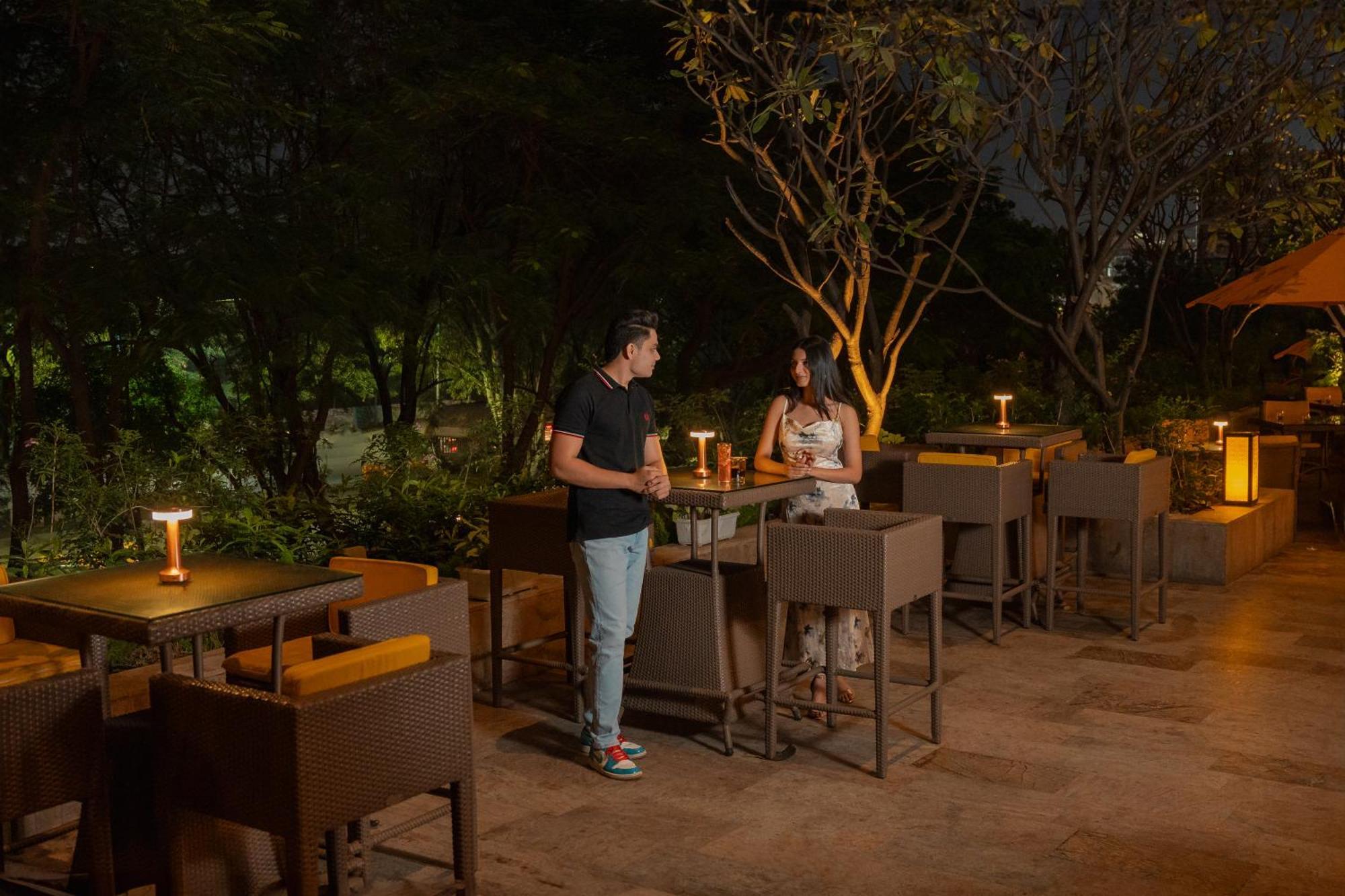 Hyatt Pune Eksteriør billede The Bar