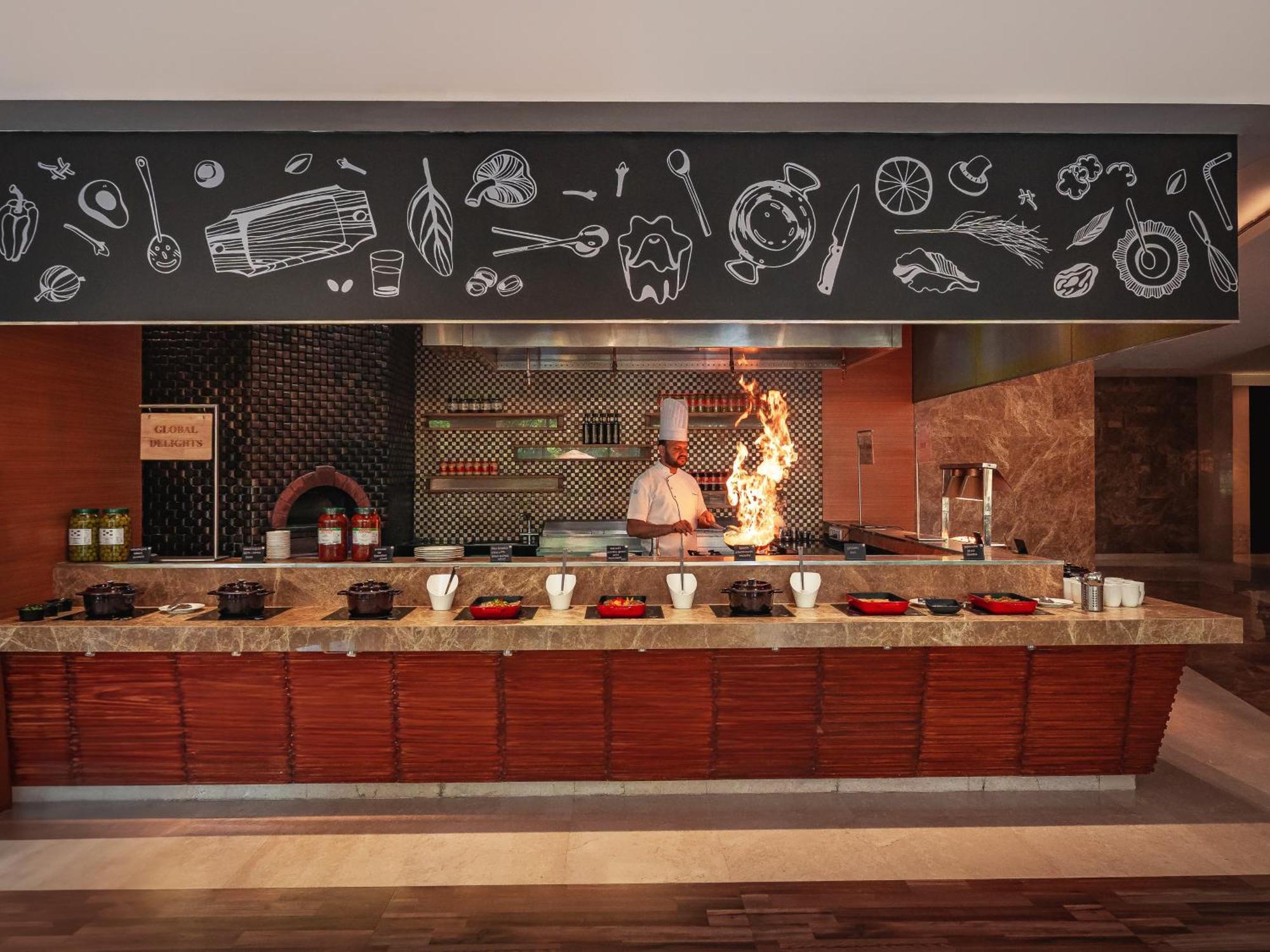 Hyatt Pune Eksteriør billede Live Kitchen at The Park, Hyderabad