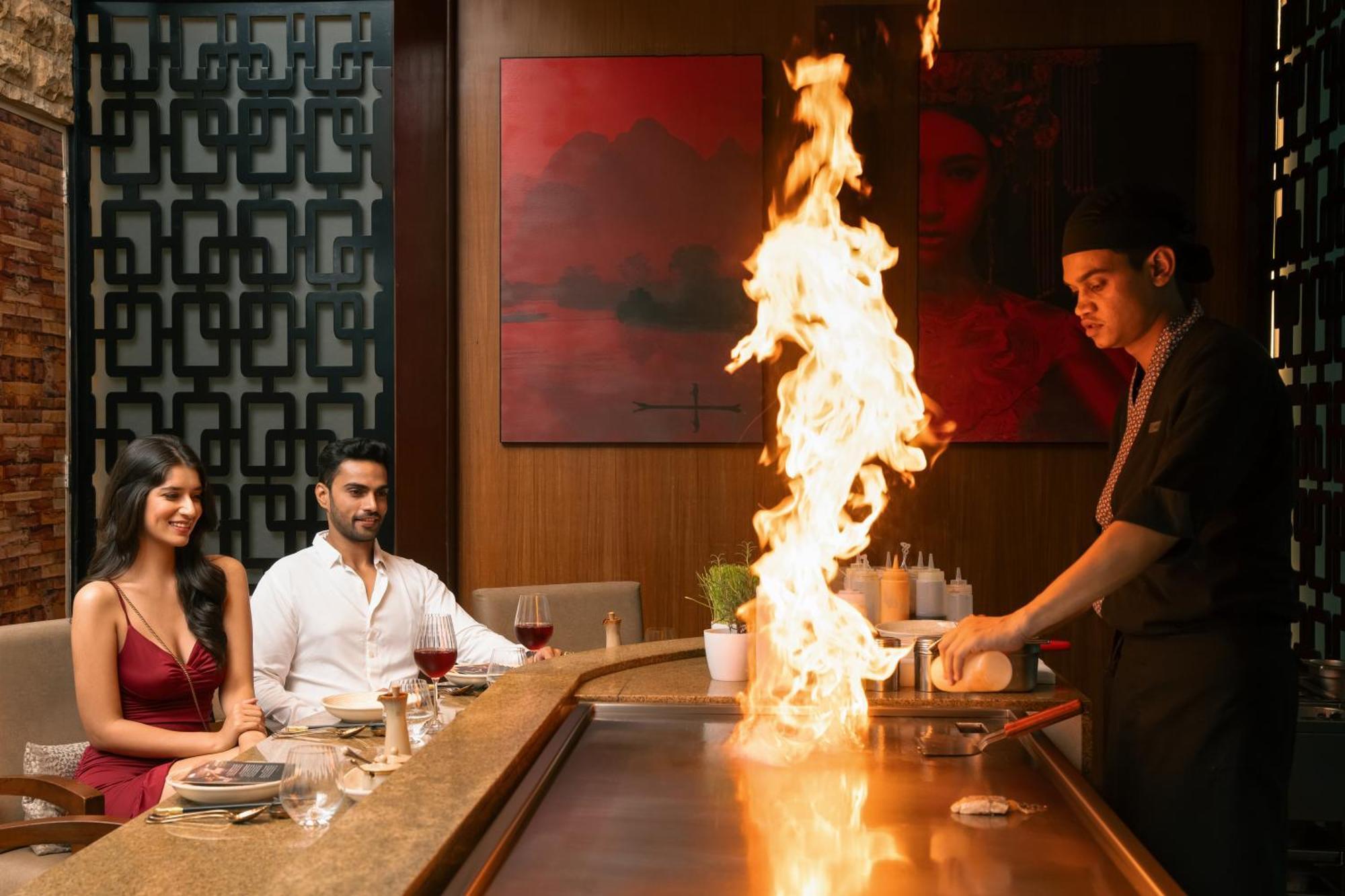 Hyatt Pune Eksteriør billede Teppanyaki at the Taj Mahal Palace, Mumbai